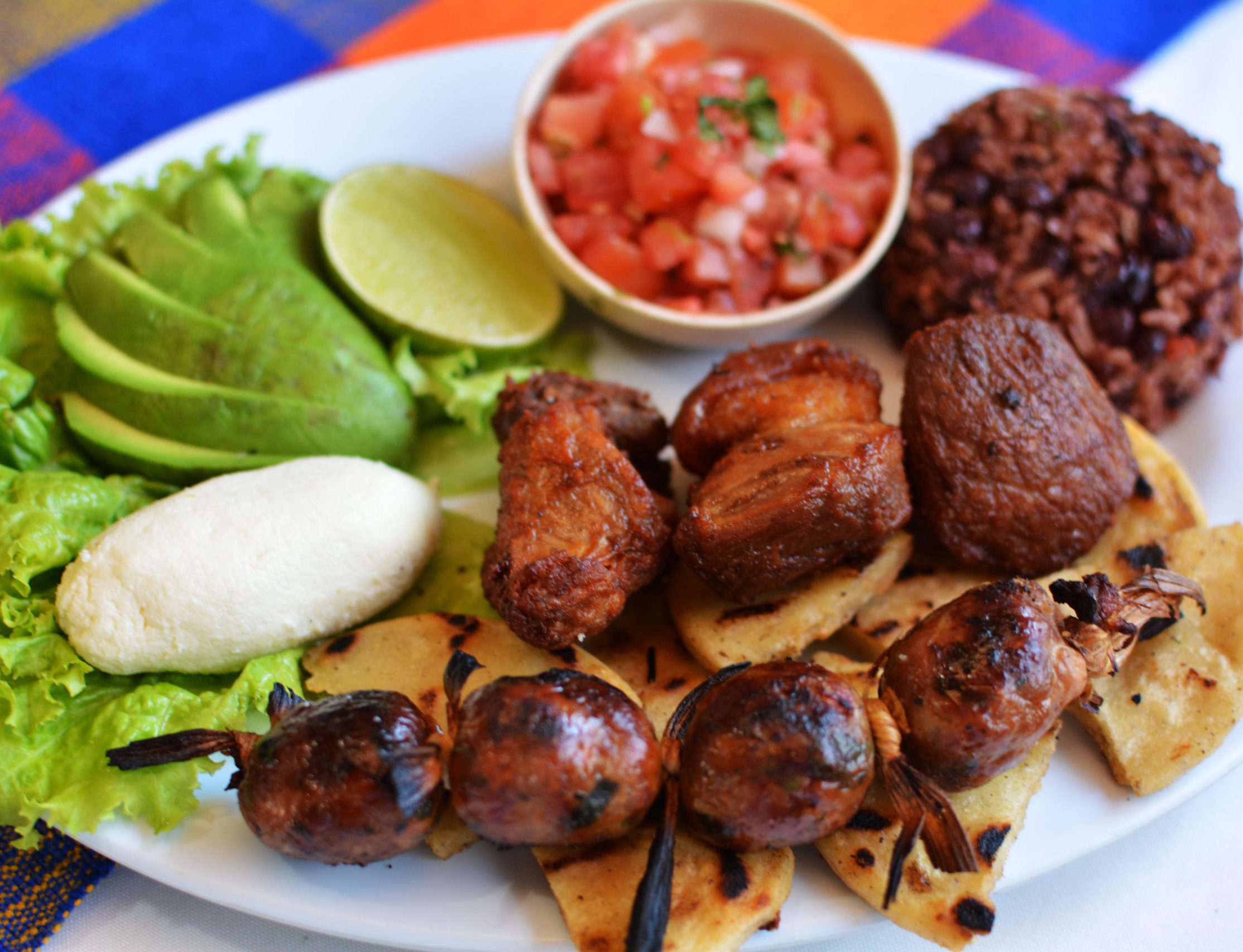 Chicharroneada típica