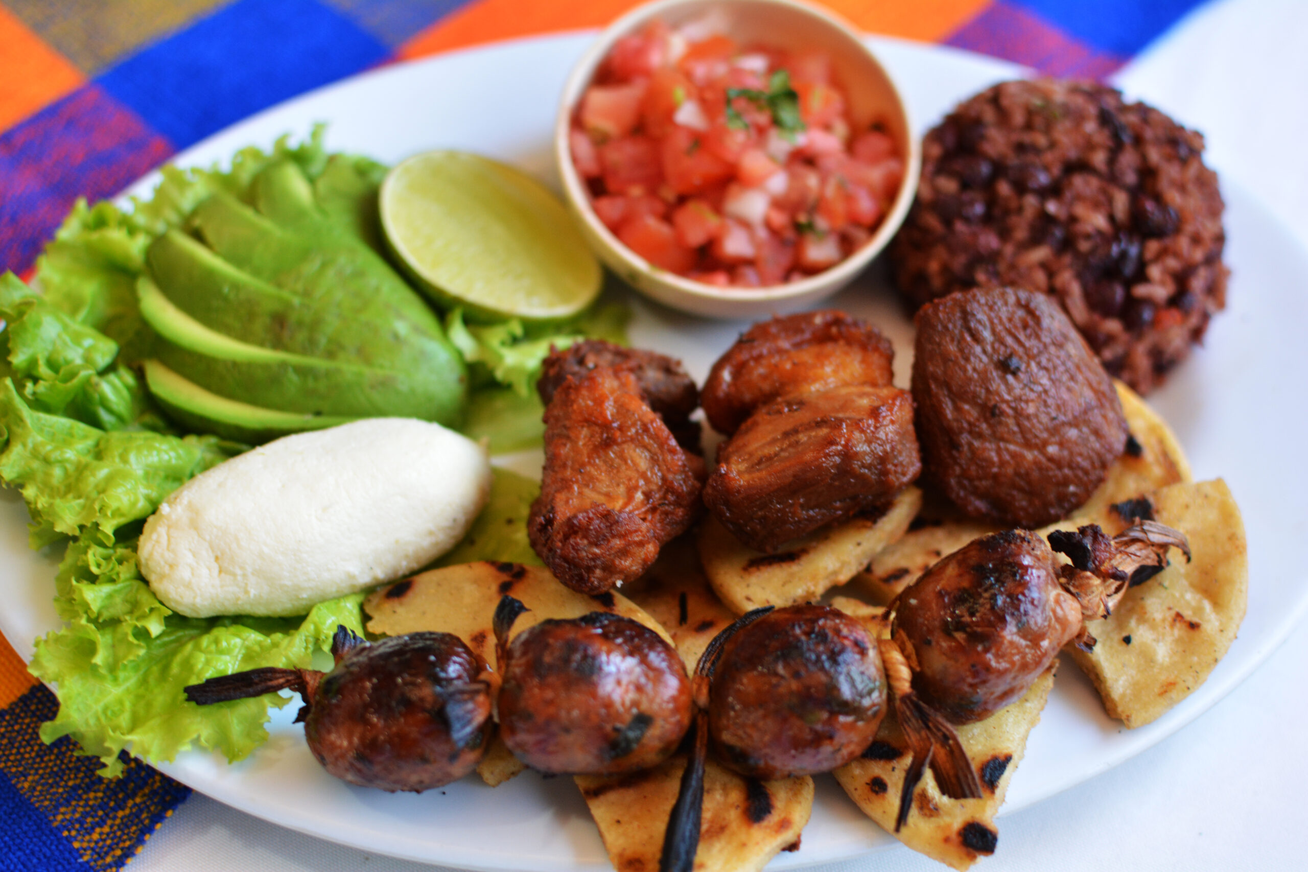 Chicharroneada típica