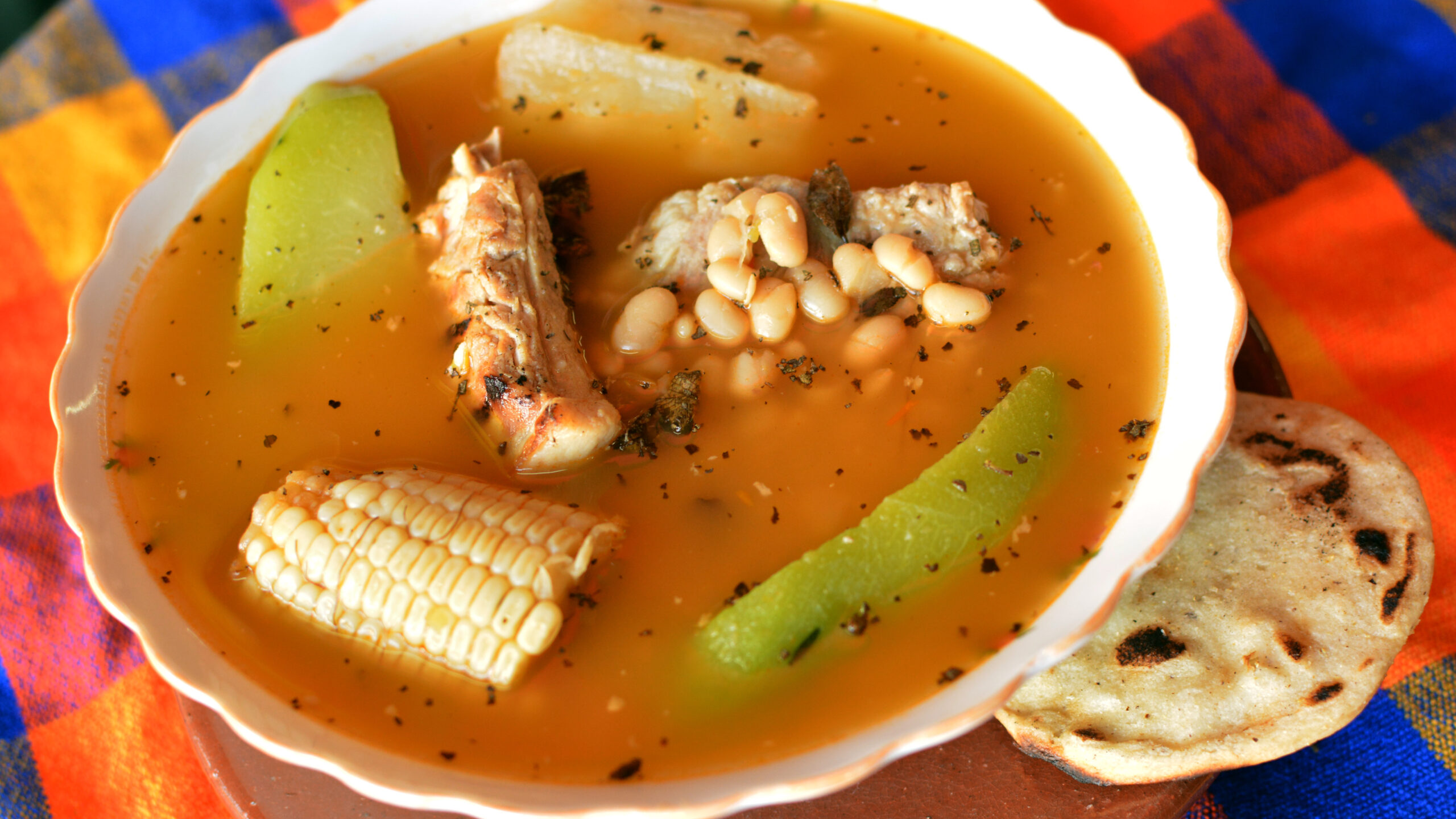Sopa de frijoles blancos