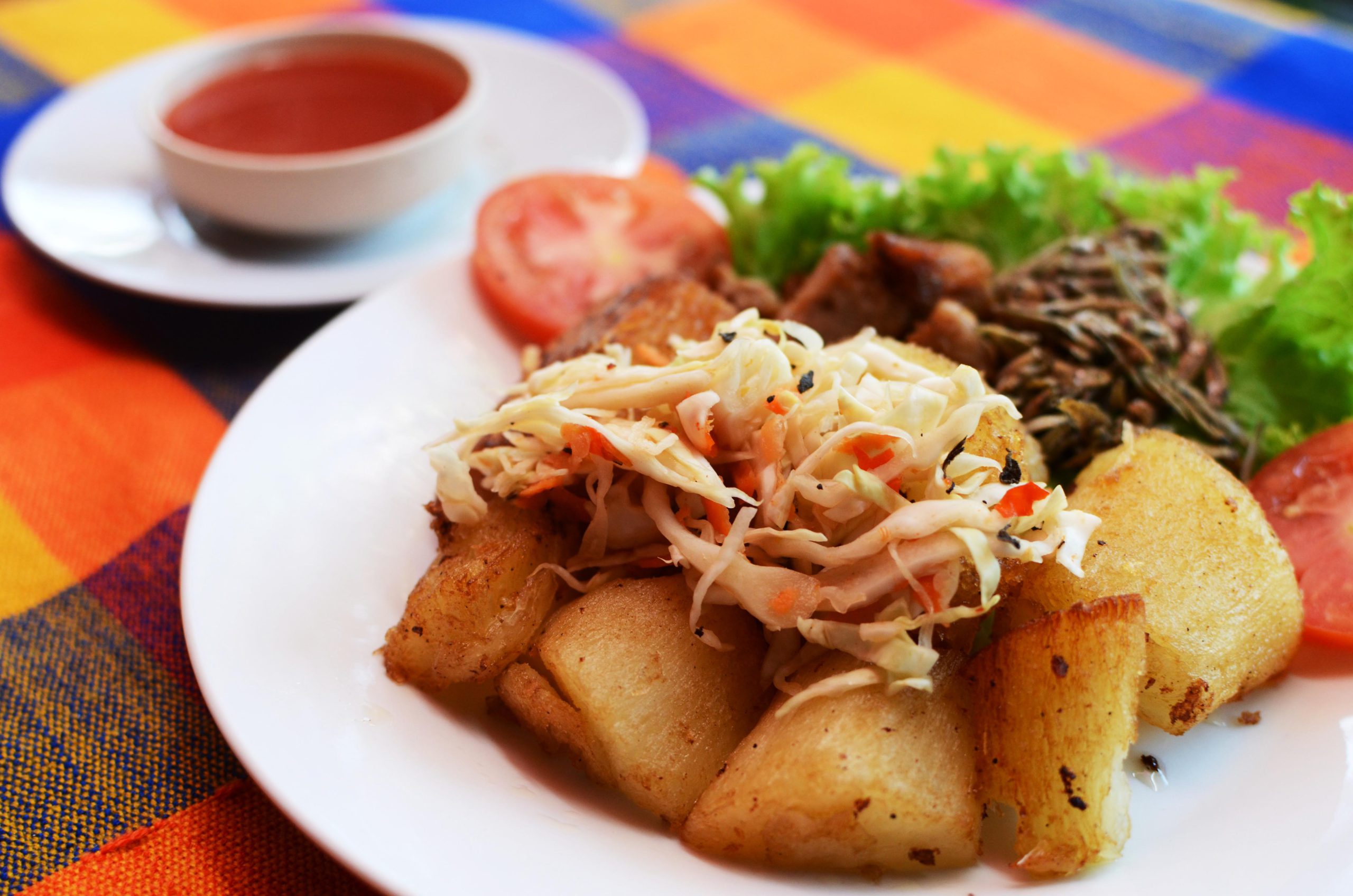 Yuca salcochada/Frita con pepesca